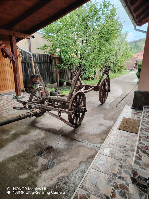 Căruță veche , decor, ...