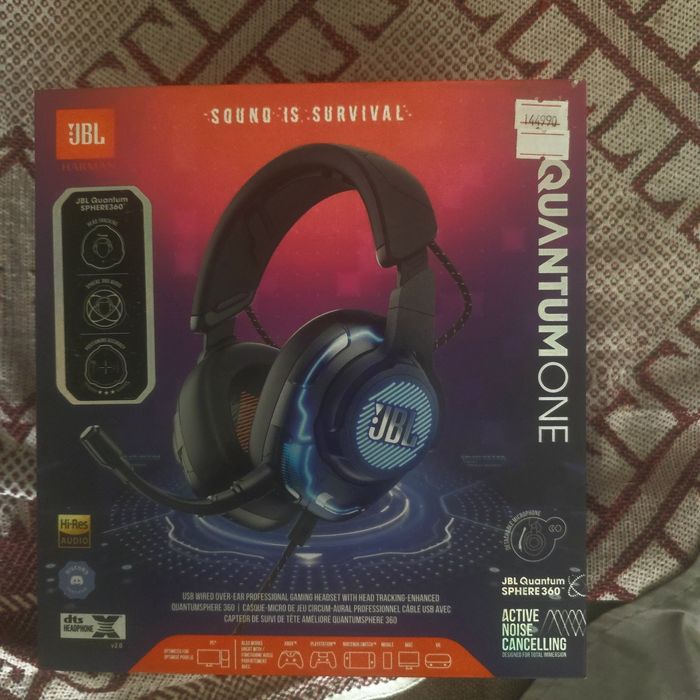 Наушники JBL Quantum One черный