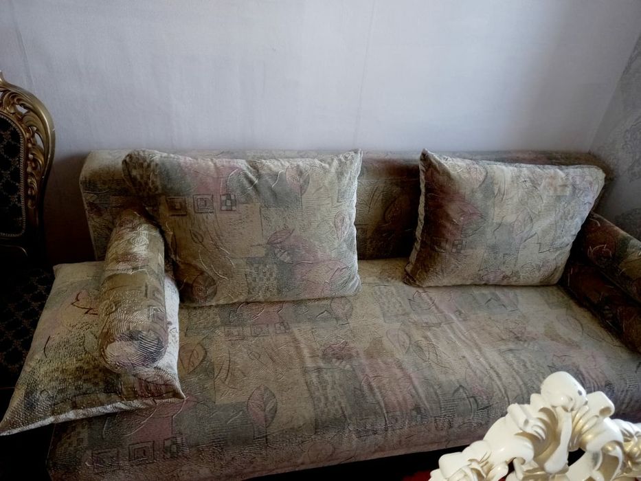 Продам  диван в отличном состояний