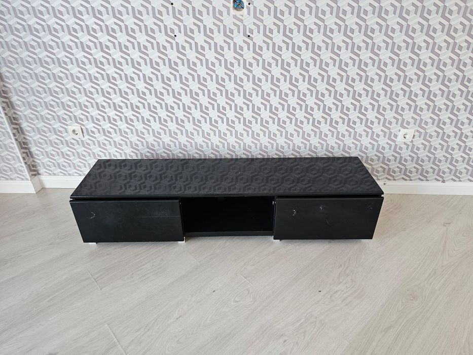 Продам полку под телевизор