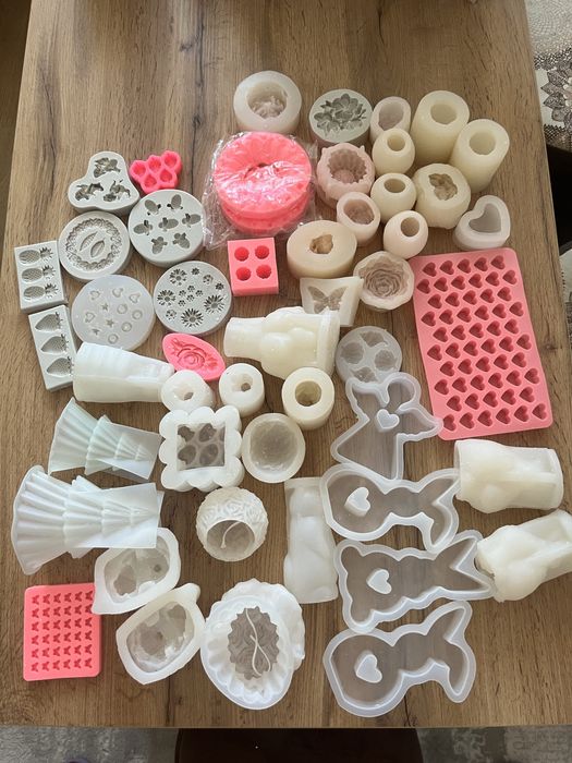 Matrite si accesorii  pentru lunanari ( sau sapun)