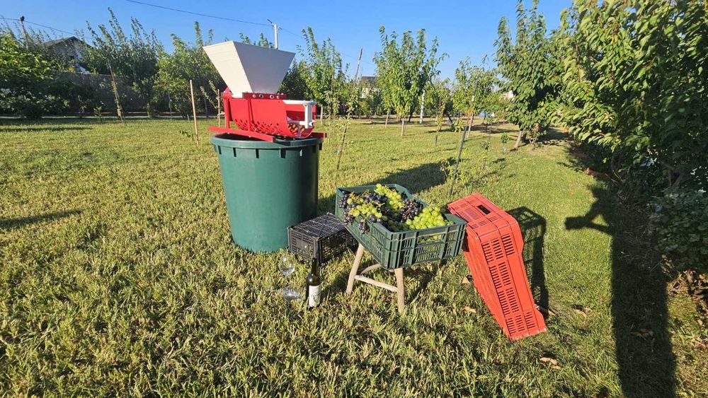 Ръчна гроздомелачка,  Ронкачка за грозде 2в1