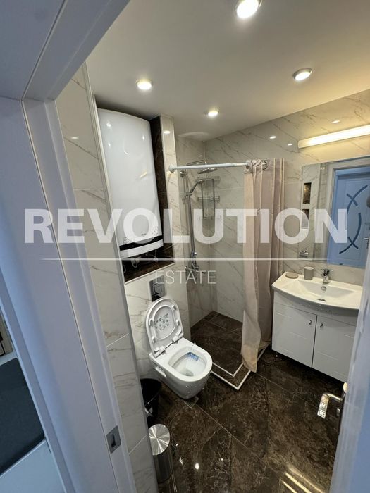 Дава се под наем Тристаен апартамент в Пловдив, Кършияка - 110 кв.м за 1000 € - Снимка #11