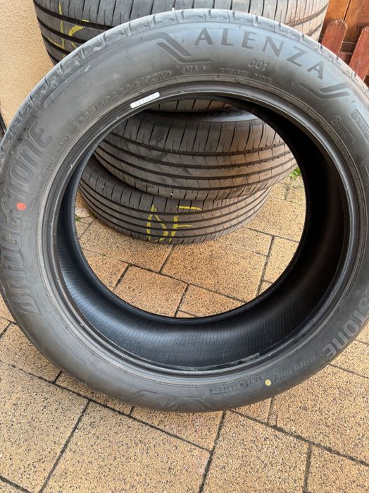 Set anvelope vara Bridgestone Alenza 001 235/50 R20
