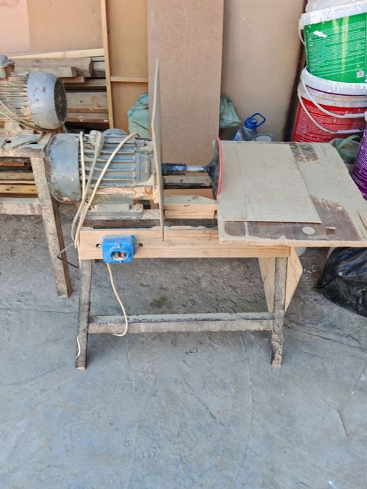 Продаются станки деревообрабатывающие