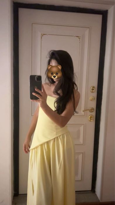 Желтое вечернее платье