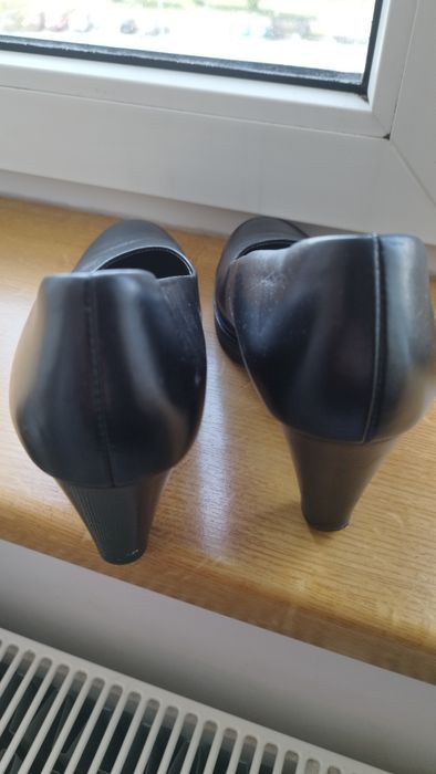 Vând pantofi piele negri Paul Green 39