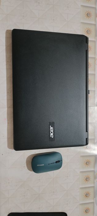 Compyuter acer  ex2519