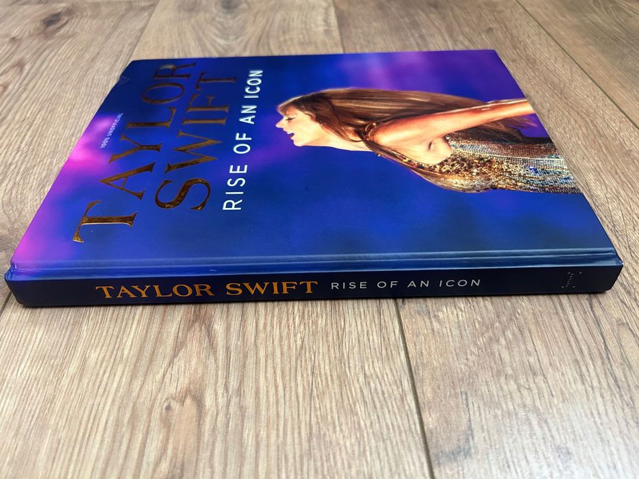 Taylor Swift Rise of an Icon - 21.5 x 27.9