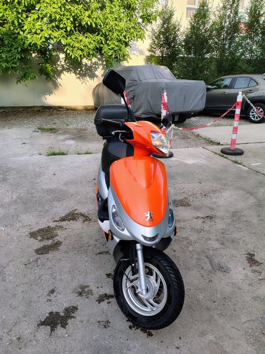 Scutere de inchiriat /scooter for rent // CU PERMIS