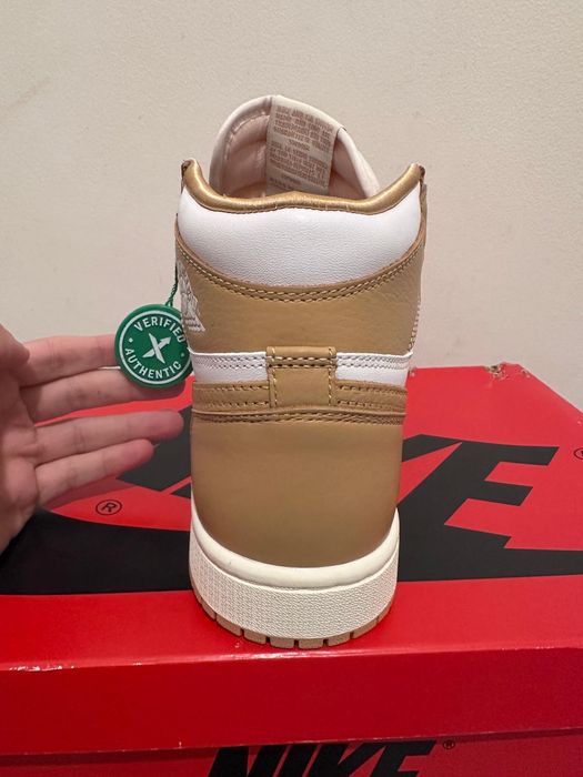 Air Jordan 1 Retro High OG " Praline " - Size 40