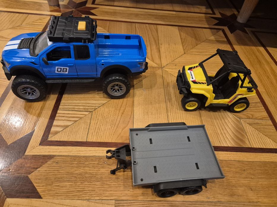 Продам машинку с прицепом б/у