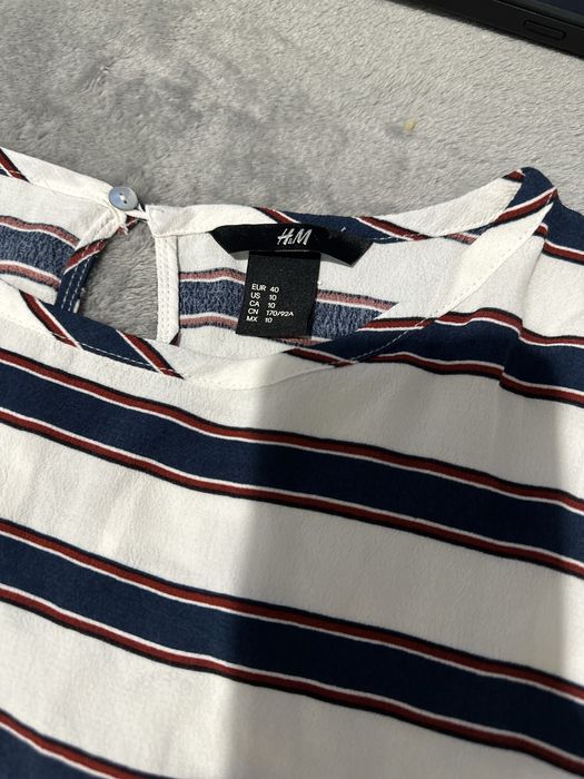 Tricou H&M.