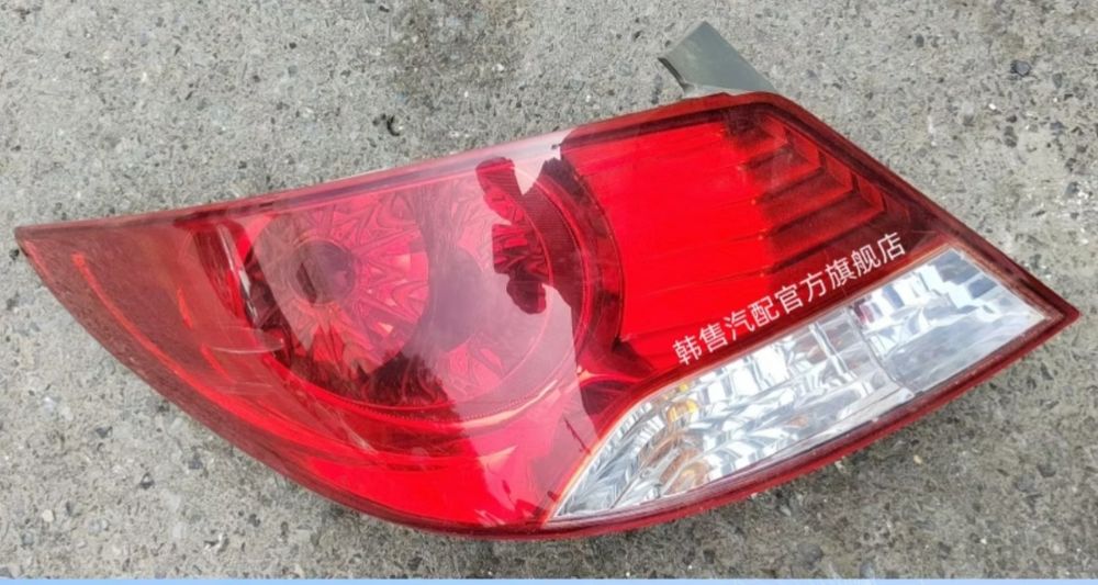 Задние стопы Hyundai Accent