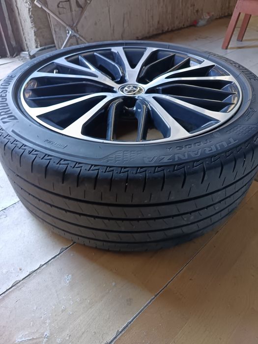 Шины Bridgestone оригинал 235/45/18