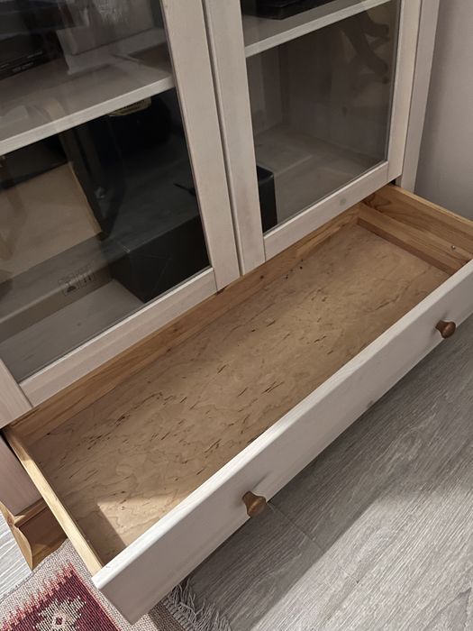 Шкаф из натурального дерева для одежды, книг, посуды