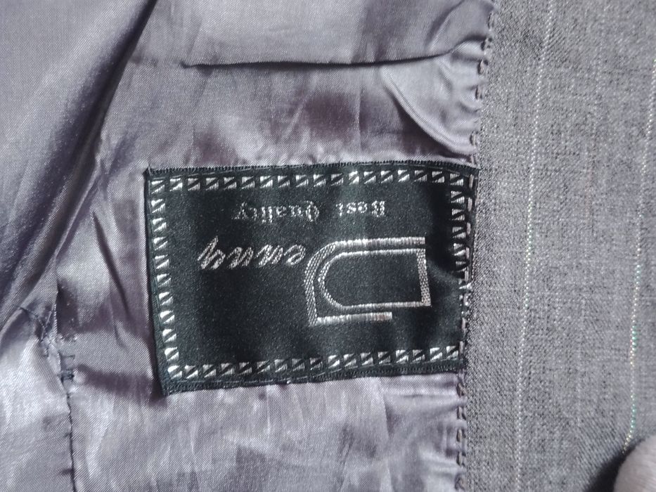 Продам женский костюм