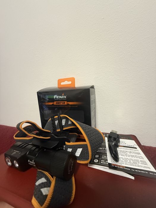 Vand frontala Fenix HM71R