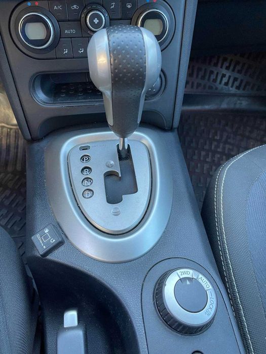 Nissan Qashqkai автомат 2010г