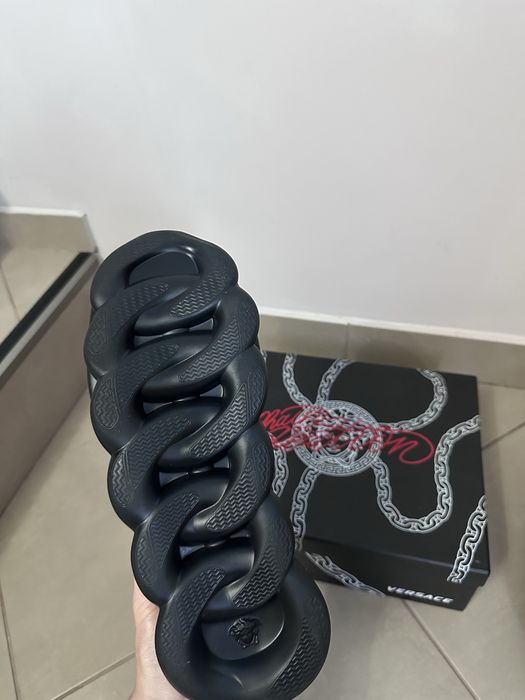 Versace Chain Reaction
