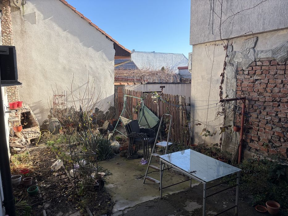 Casa Zona Liceelor (Titeica, Economic)