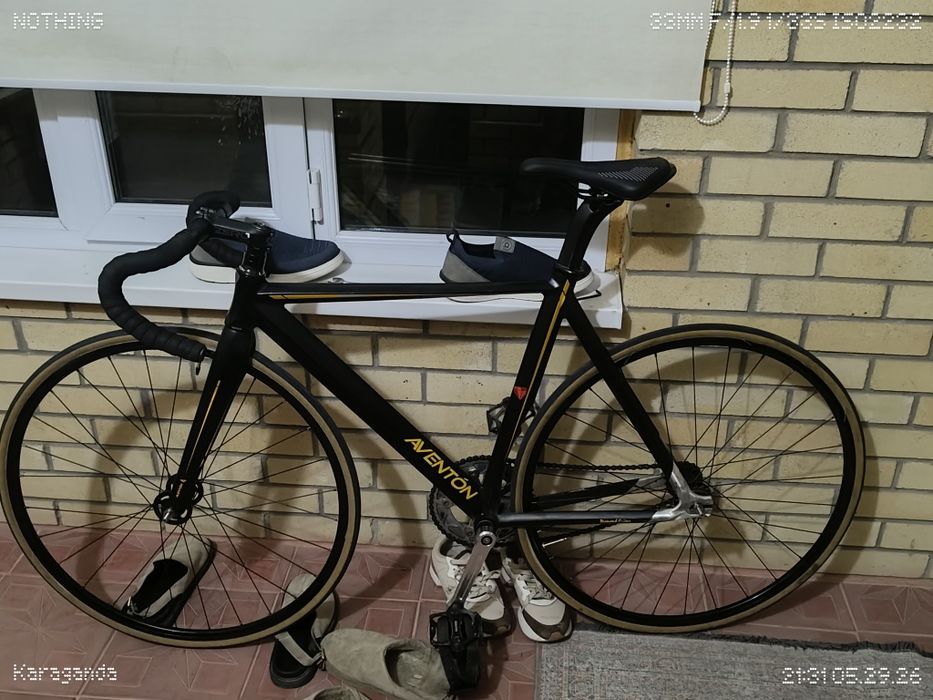 Фикс, fixed gear велосипед Aventon Diamond