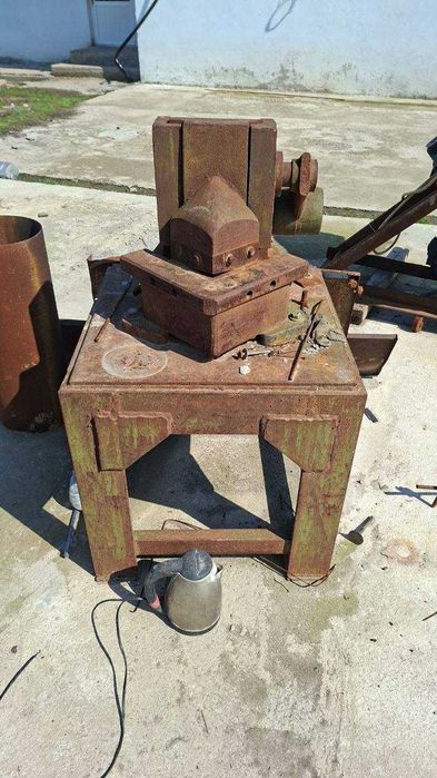 Shtampovichni Stonok Ruchnoy