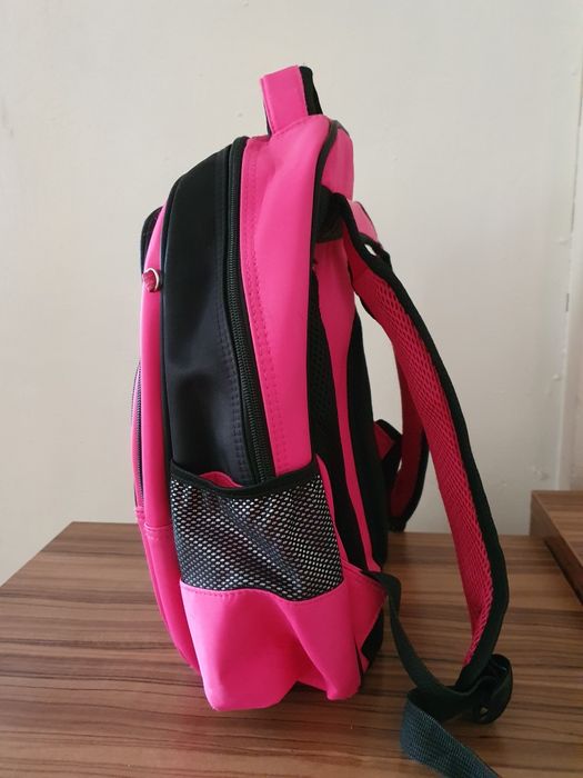 Продаю школьную сумку для девочки