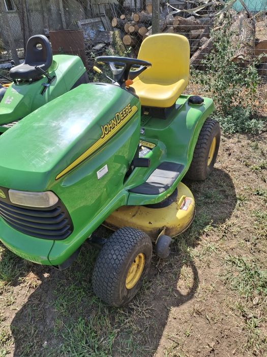 Tractoras gazon john deere