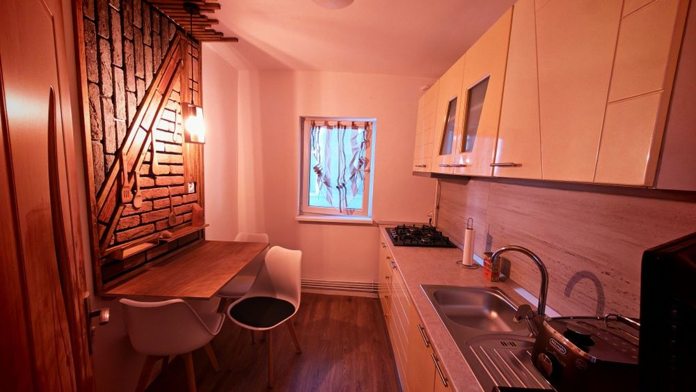 De închiriat apartament 2 camere