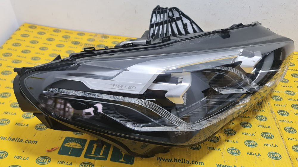 Far full led dreapta BMW 2 U06 5A42248 avariat