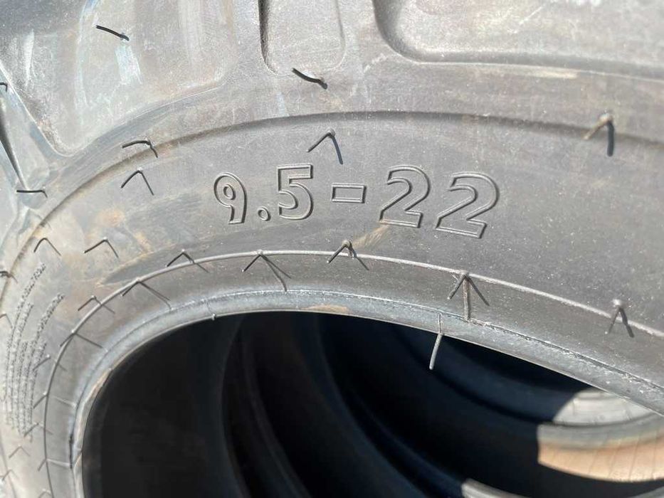 Cauciucuri noi 9.5-22 cu 6 pliuri marca BKT pentru tractor japonez