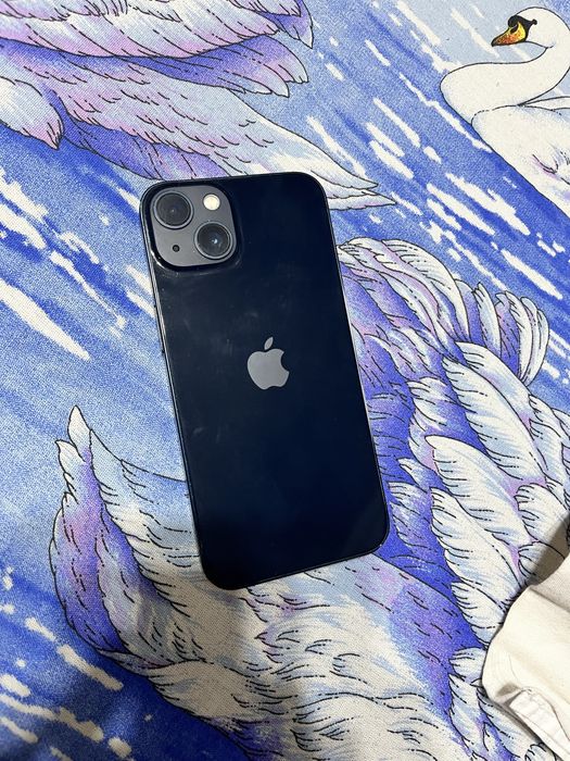 Продам Iphone 13