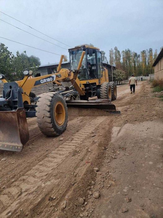 Avto Greyder XCMG GR180 Sotiladi