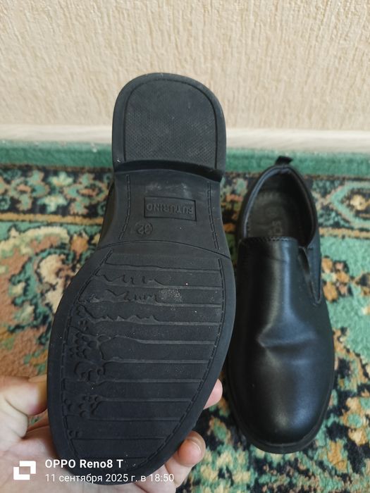 Продам школьные туфли на мальчика