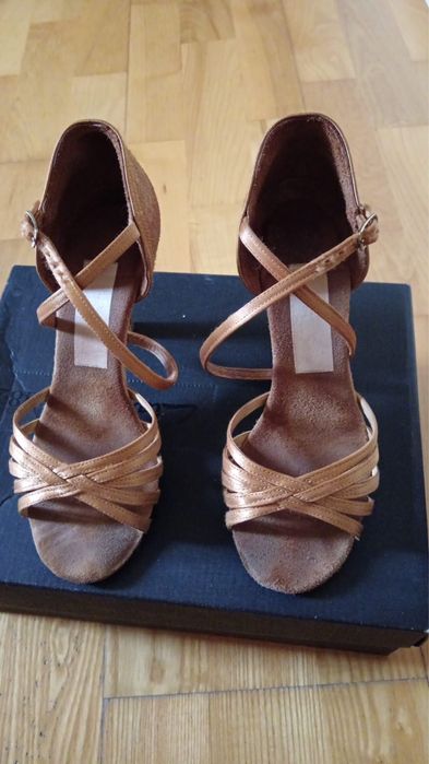 Танцевальные туфли