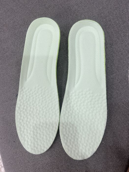 стелки для обуви добавляет 2 см