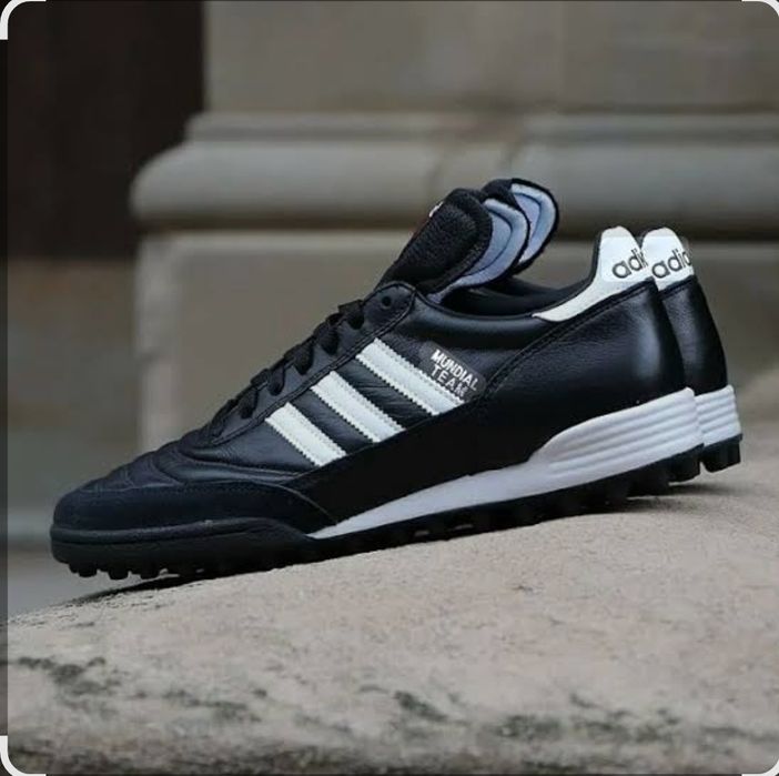 Original Adidas Mundial team