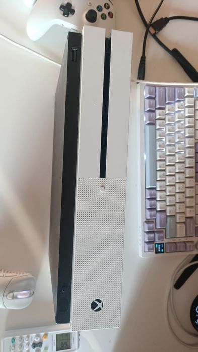 Xbox One S 1Тб ssd