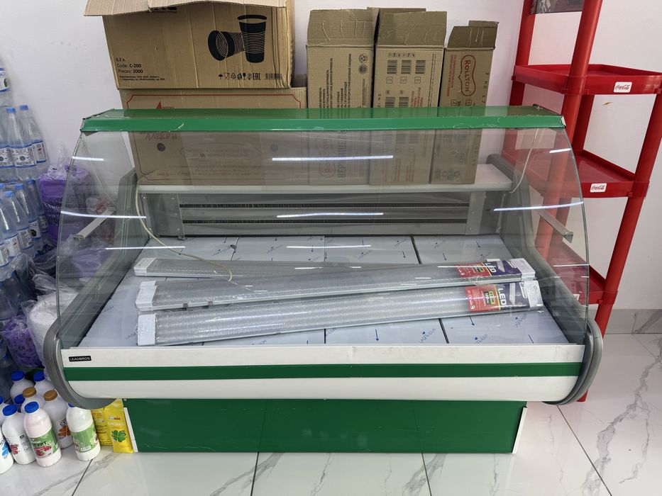 Витринный холодильник