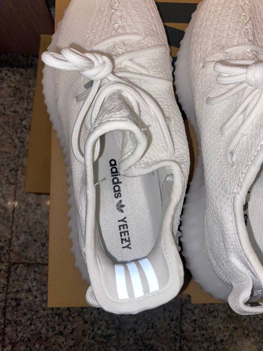 Yeezy Boost 350v2 Triple White