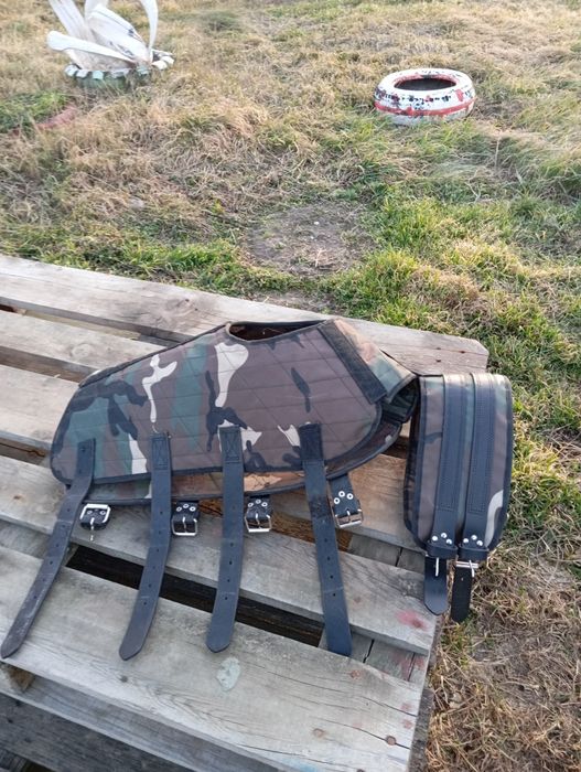 Vând haina pt câine de vânătoare