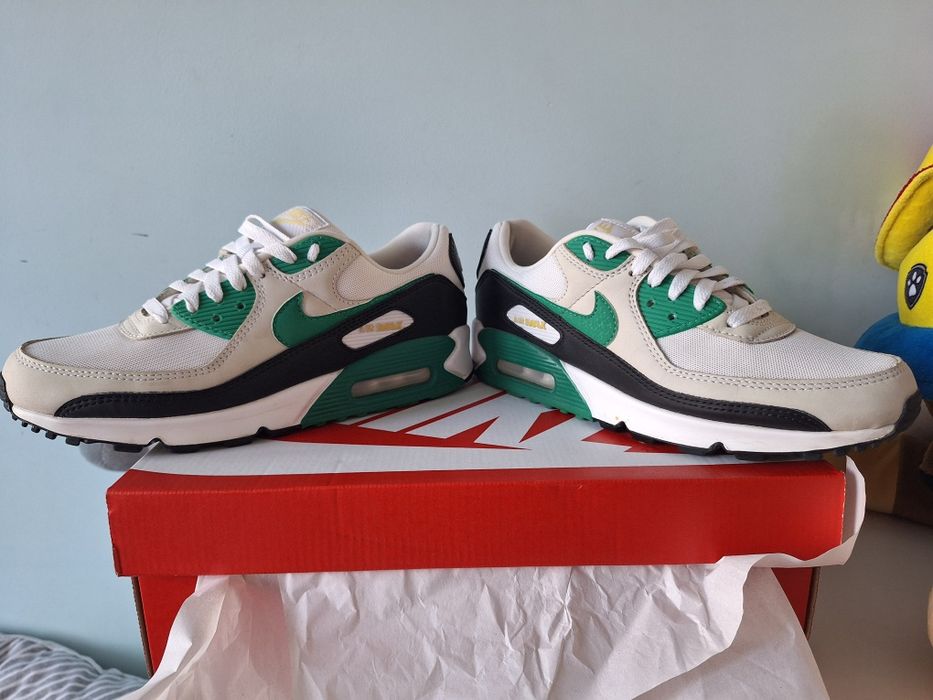 Nike Air Max 90.