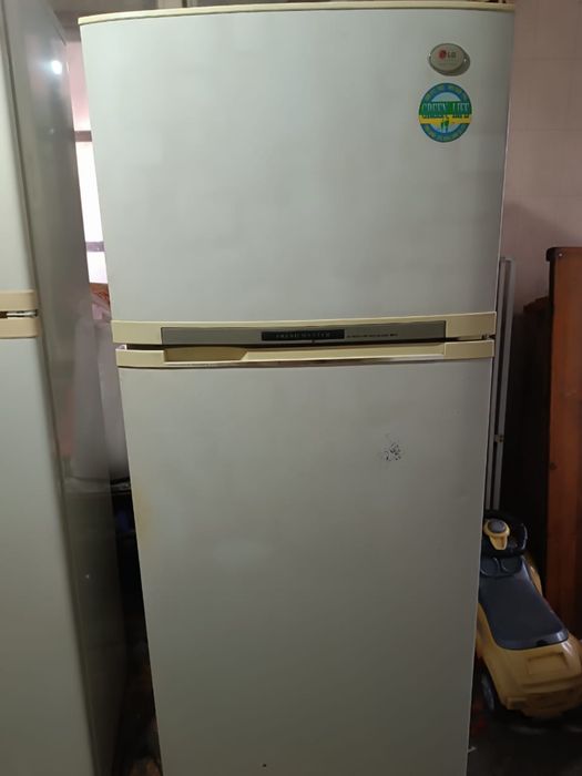 Двухкамерный холодильник