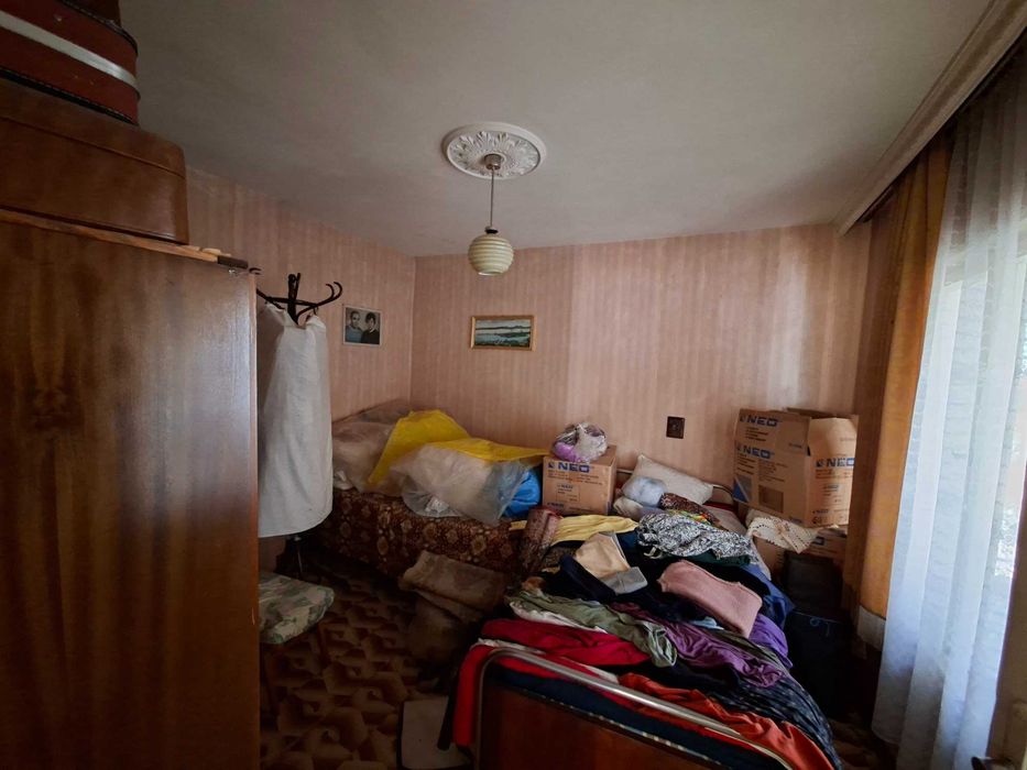Продава къща в с.Равногор