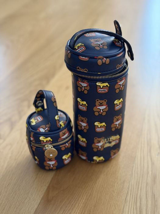 Guess комплект термо чанта за шише и чанта за биберон