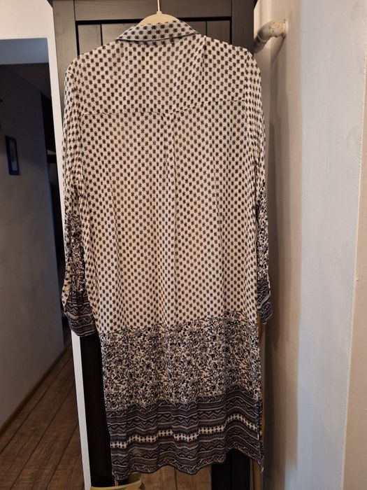 Bluza camasa lunga pana la genunchi.stare excelenta.