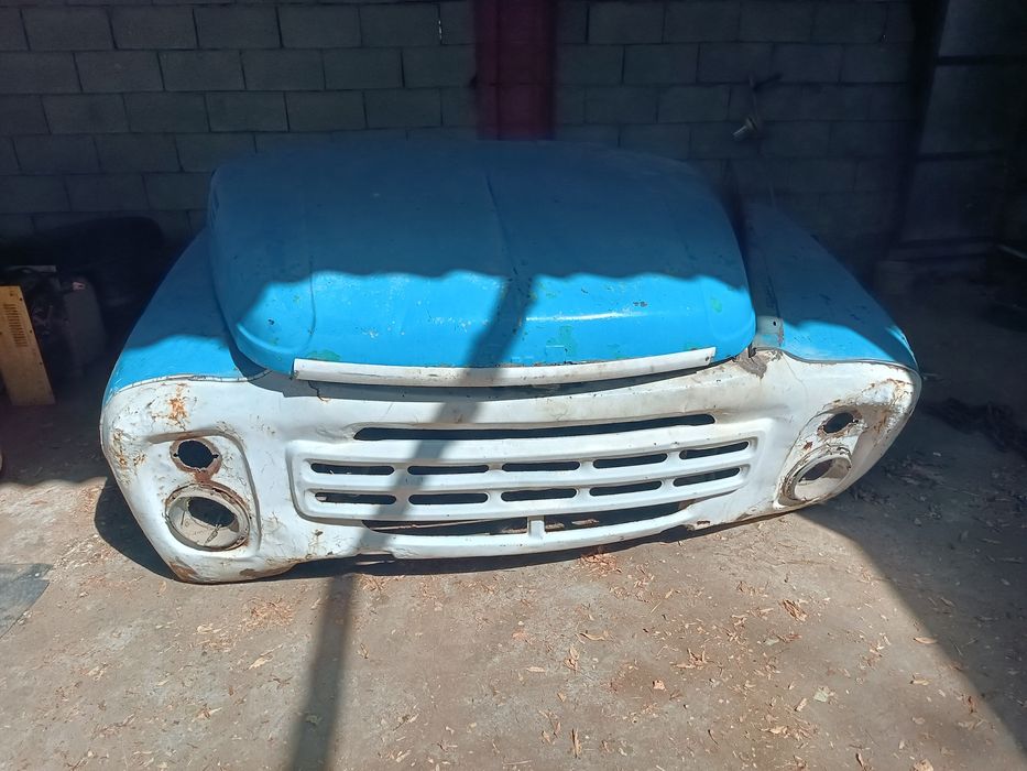 Zil oldi ablasofka krilo va kapot