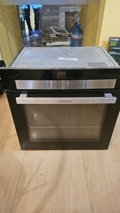 Продавам фурна за вграждане GRUNDIG