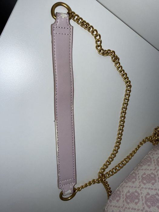 Дамски чанти Guess